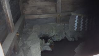 今でもボコッボコッと涌いています