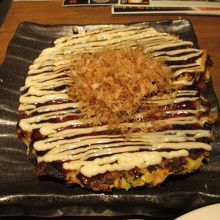お好み焼き定食のお好み焼きです。