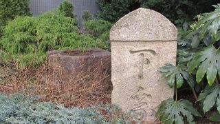 日本歯科大学病院入口横にあります