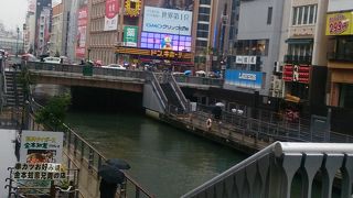 意外に人出は少ないです