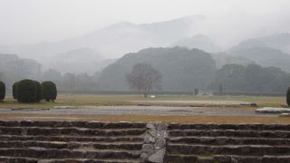 幻想的な太宰府政庁跡