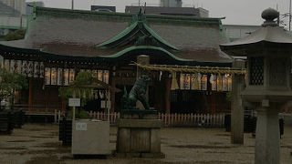 平日の昼過ぎでひっそりとしていました。