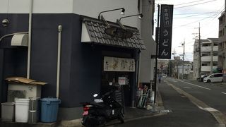 手打ちうどんのお店　セットが豊富です
