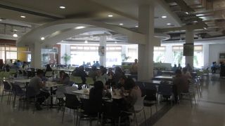 フードコートがあります