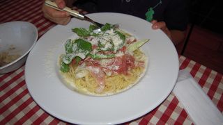 住宅地にポツンとあるイタリアンです