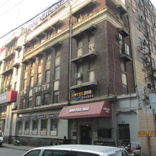 寧波路４０、５０号、江西中路３６８号。