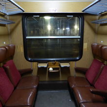 ４：できるだけ車掌さん近くの席をとってください。