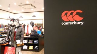 ニュージーランドのスポーツカジュアルブランドです