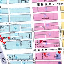銀座中央通から御門通りを東に進むと金春屋敷跡の標識があります