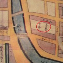 金春屋敷跡の絵地図を拡大して見ると、金春七郎の文字が見えます