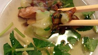 だしで食べるお好み焼き