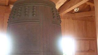 交易の様子を伝える