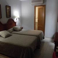 ベットルームの奥がバスルーム