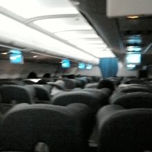 エアバス321、座席は３−３です。