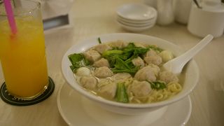 魚肉団子塩ラーメン