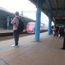 八堵駅（特急通過）