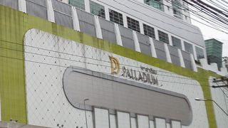 上の階に行くほどお店がない