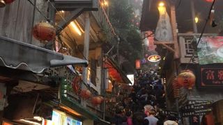 更に人気は上昇。大混雑です！