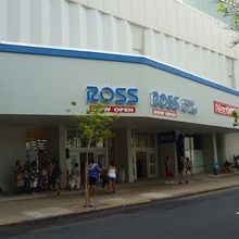 ロス・ドレス・フォー・レス