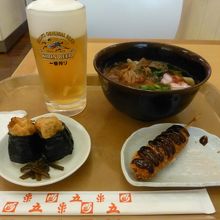 名古屋の定番メニューとビールを楽しみます