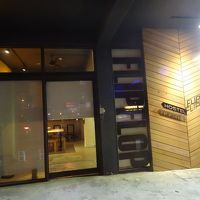 華陰街通りにあるホテル。