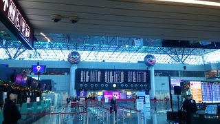 広くて綺麗な空港