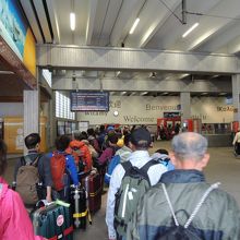 壁一面に「歓迎」の言葉が書かれている