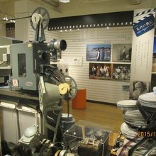 映写機や機材が展示されています