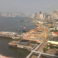 ホテルの部屋からの眺め。まさにハーバービューですね。