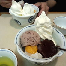 太るの覚悟でアイス２種盛り！贅沢！夫はダブルソフトクリーム！
