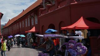 オランダ広場にあります