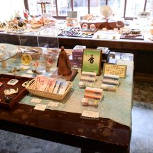 「ミュージアムショップ竜庵」の店内です。