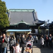 参拝者が多い帝釈天