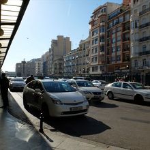 ノルド駅西側にあるタクシー乗り場。常に客待ちしています。