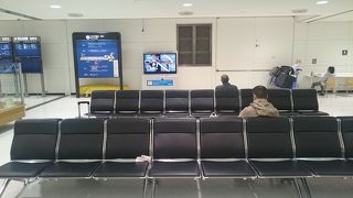 待ち時間が長いときは2階が便利