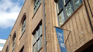 開放的な空間のある施設