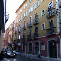 ダリ美術館から近い