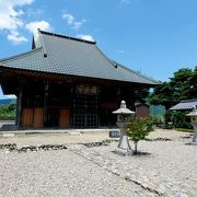 すばらしいすくっとした若々しい薬師如来像