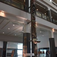 トーテムポールがあります