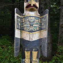 トーテムポール正面から