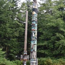 いろんなトーテムポールがあります