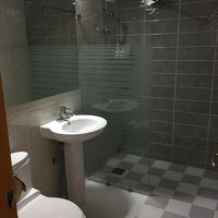 奥がシャワールームでした