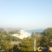 部屋からは海水浴場が見えた。日の出が見える部屋もあり。