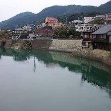 堀川運河の先は油津港です。