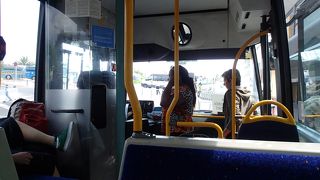 空港からイビザタウン中心部へ