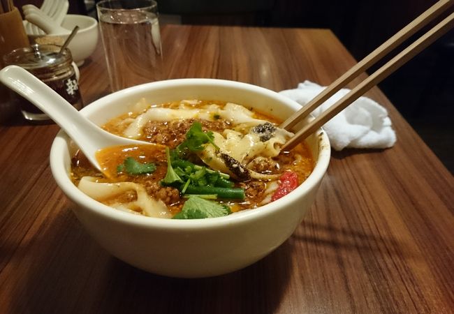 もちもちとした麺に中毒者続出