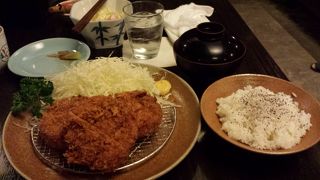 肉厚なとんかつです