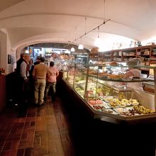 つまみはここで買う