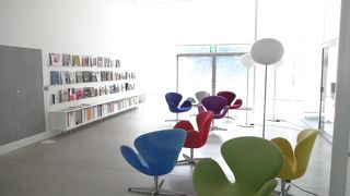 建築家ユニットSANAAによる美術館