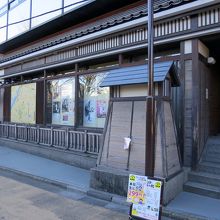 「浅草公会堂」も、雰囲気作りに一役勝っています